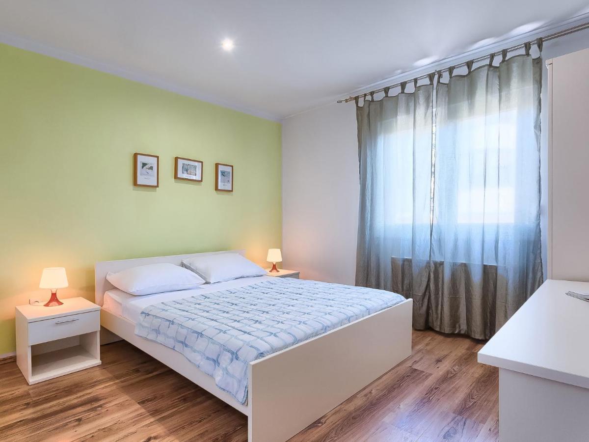 Nika-12 By Interhome Apartmán *